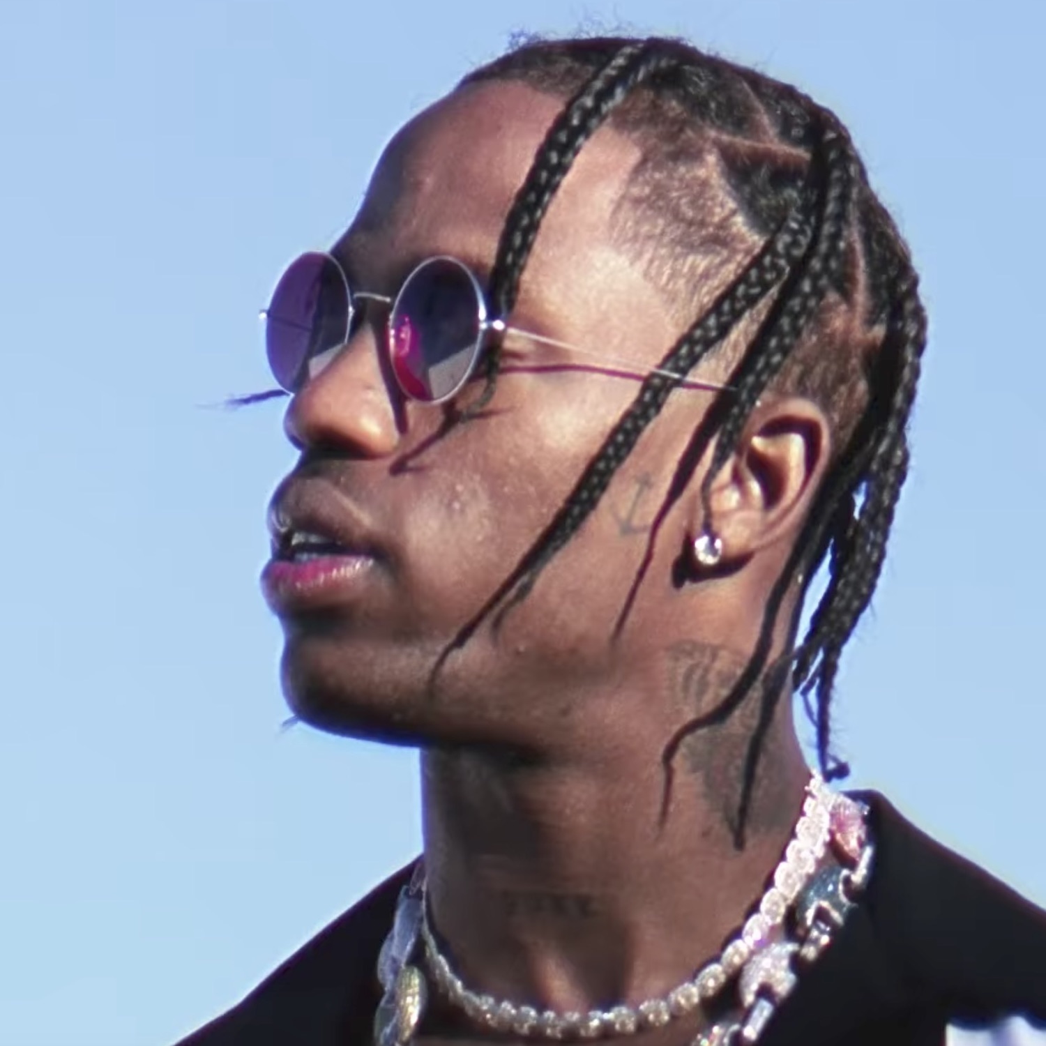 Как называется прическа travis scott